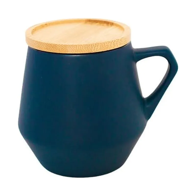 Ceramic mug with a bamboo lid
