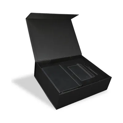 Leather gift set for a senior handover