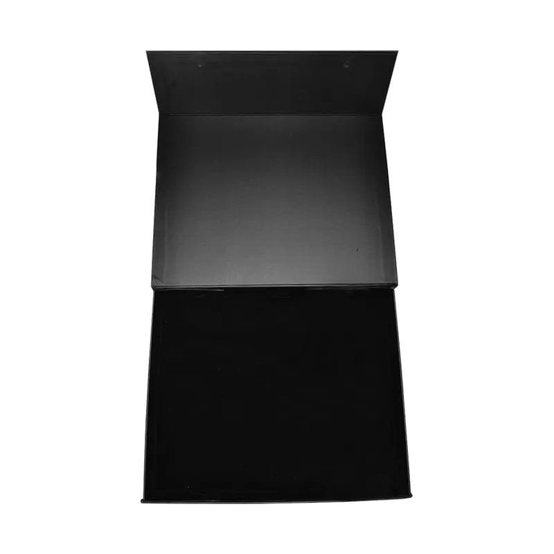 Large gift box with magnet closure