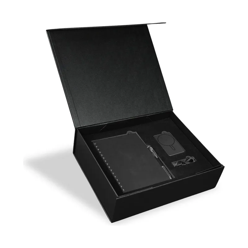 Everyday carry gift set in black or white