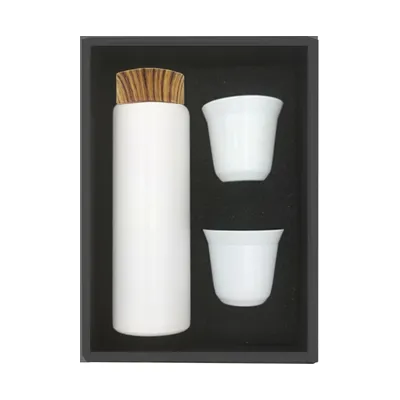Coffee set in black or white