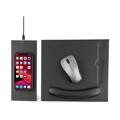 Mouse pad with a 10 W wireless charging zone