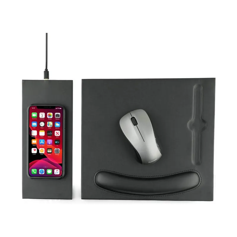 Mouse pad with a 10 W wireless charging zone